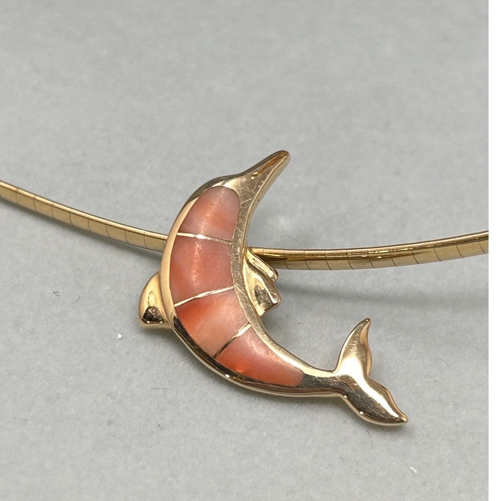 14K Yellow Gold 17" Omega Chain Necklace Pink Inlay Dolphin Pendant 15.6g Italy - Picture 2 of 9